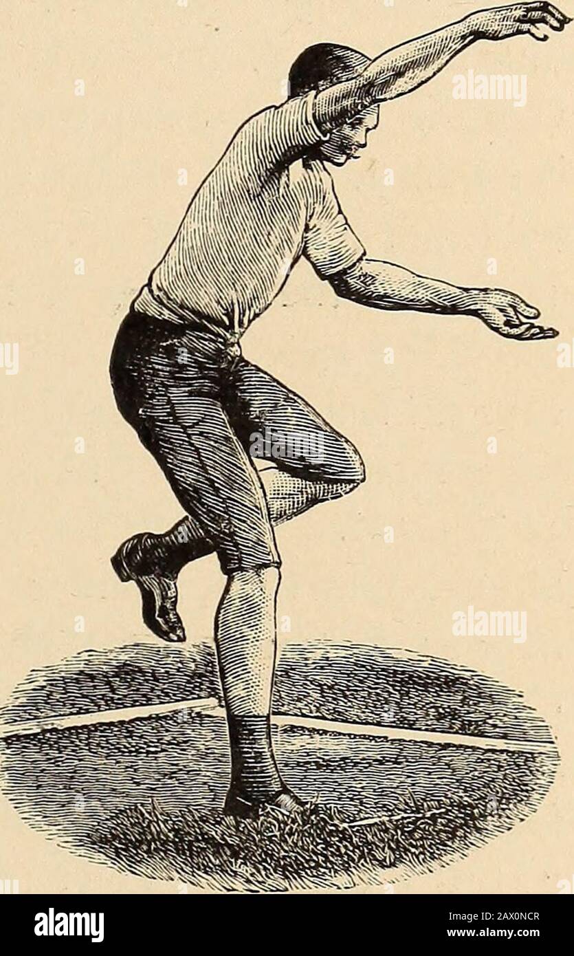 Athlétisme et football . ken environ trois feettoward la marque; à la fin  du saut la jambe gauche touche le sol, mais l'épaule droite est maintenue  en arrière, et le poids du