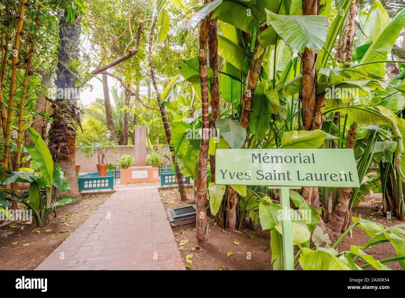 Marrakech, Maroc - 15 Janvier 2020 : Mémorial D'Yves Saint Laurent Dans Le Jardin Majorelle Banque D'Images