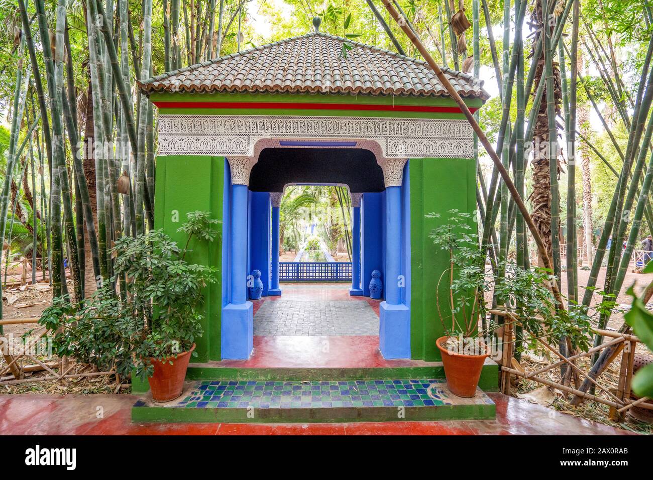 Marrakech, Maroc - 15 janvier 2020: Belvédère dans le beau jardin Majorelle créé par Yves Saint Laurent à Marrakech, Maroc Banque D'Images