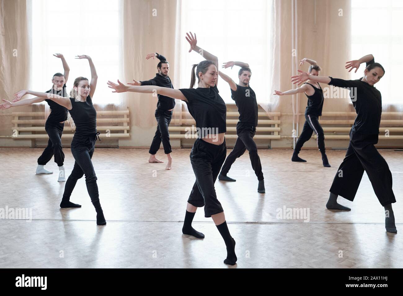 Danse Contemporaine Banque D Image Et Photos Alamy
