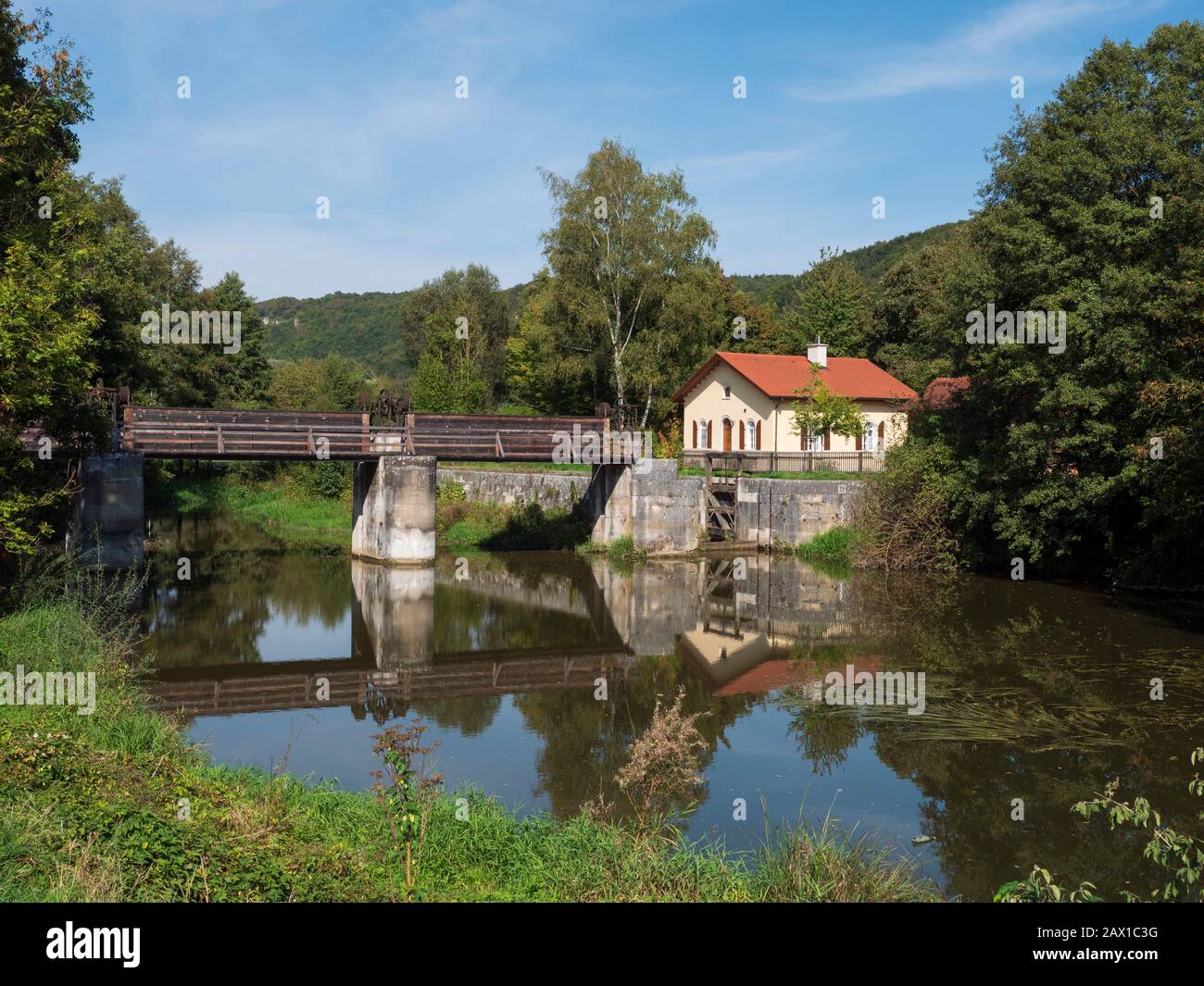 Schleuse 11, Schleusenwärterhaus Am Ludwig-Donau-Main-Kanal, Deising, Oberpfalz, Bayern, Deutschland | Lock 11, Lockhouse Ludwig-Donau-Main-Kanal, Dei Banque D'Images