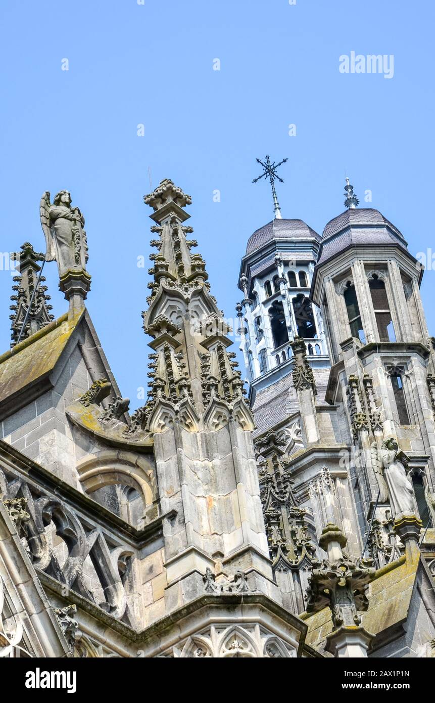 Cathédrale Saint-Jean À Hertogenbosch, Brabant Nord, Pays-Bas. Architecture gothique néerlandaise, la plus grande église catholique des Pays-Bas. Dominant le centre-ville. Banque D'Images