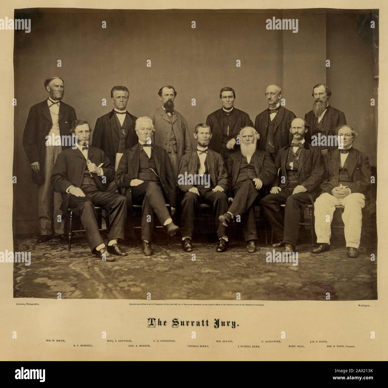 1865, Etats-Unis : LE JURY SURRATT , pour le procès DE MARY SURRATT un des conspirateurs Lincoln condamnés à mort . Photo De Johnson , Washington . Le président américain ABRAHAM LINCOLN ( 1809 - 1865 ). - Presidente della Repubblica - Stati Uniti - USA - ritratto - portrait - Abramo - GIURIA - CONDANNA CAPITALE - A MORTE - processo di cospirazione ---- Archivio GBB Banque D'Images