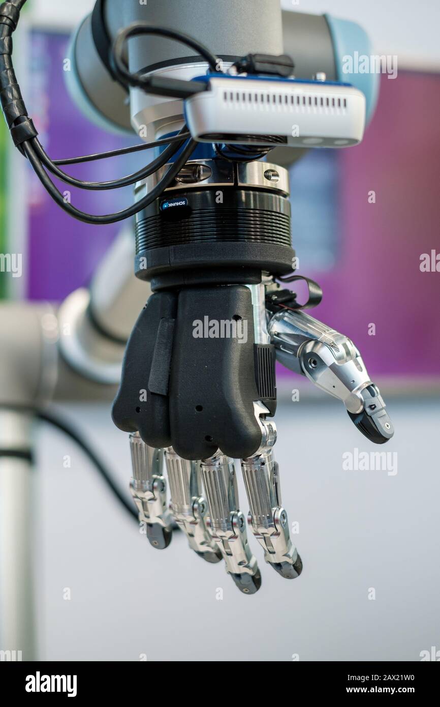 Main robotique en métal artificiel et en plastique Banque D'Images