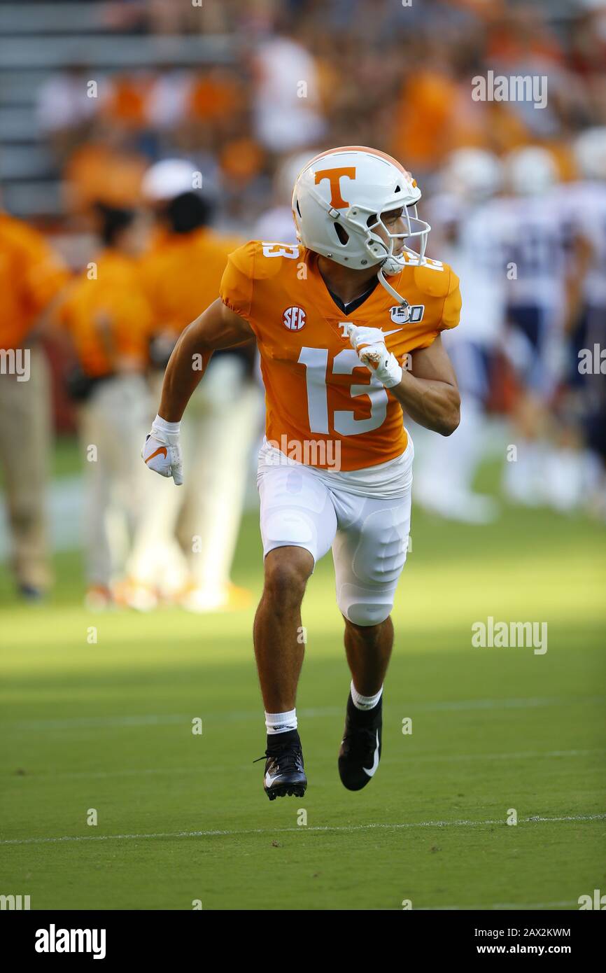 Richard Mize, Jr. (13), grand bénéficiaire de l'Université du Tennessee Volunteers lors d'un match de football américain d'université le 7 septembre 2019. Banque D'Images