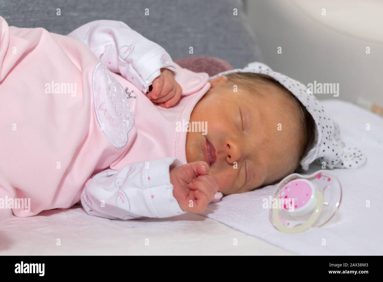 15 Days Old Little Baby Banque D Image Et Photos Alamy 15 Days Old Little Baby Banque D Image Et Photos Alamy