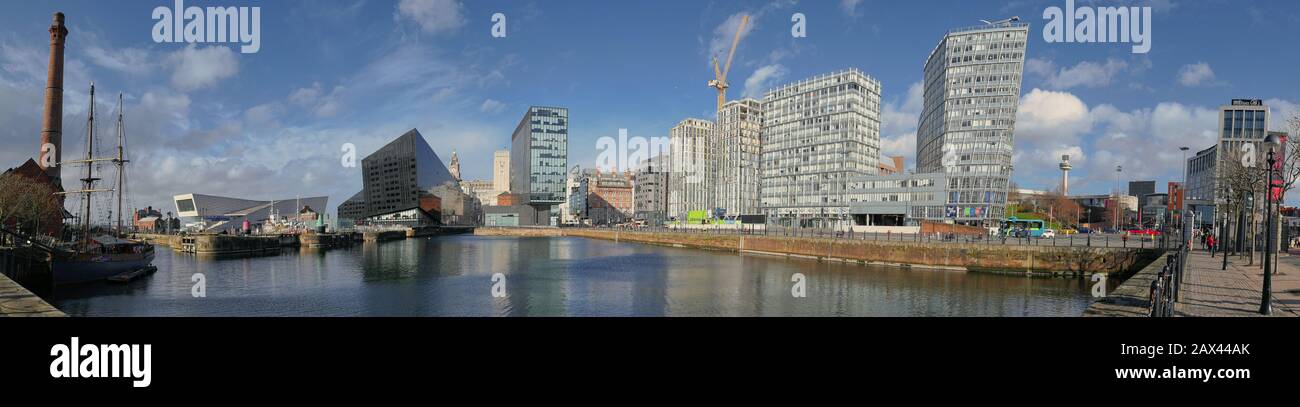 Vue panoramique sur Canning Dock - partie de l'historique bord de mer de Liverpool Banque D'Images