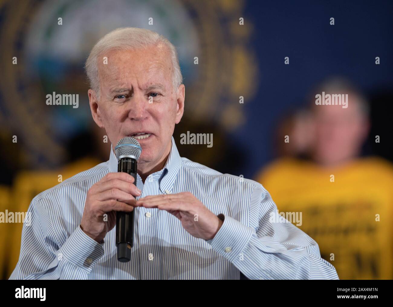 L'ancien vice-président américain Joe Biden campagne à Hampton, N.H., aux États-Unis, le 9 février 2020, pendant le primaire présidentiel du New Hampshire. Banque D'Images L'ancien vice-président américain Joe Biden campagne à Hampton, N.H., aux États-Unis, le 9 février 2020, pendant le primaire présidentiel du New Hampshire. Banque D'Images