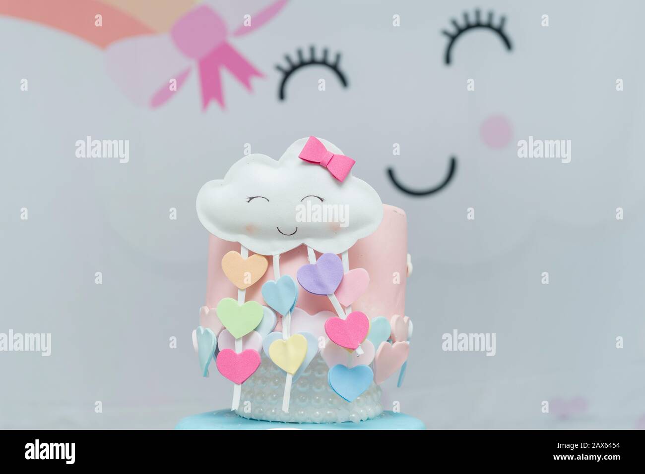 Decoration D Anniversaire Sur Le Theme Des Filles Avec Theme Mignon Etoiles Parapluie Pluie De Coeur Dans Des Couleurs Pastel Belle Decoration Pour La Fete D Anniversaire Photo Stock Alamy