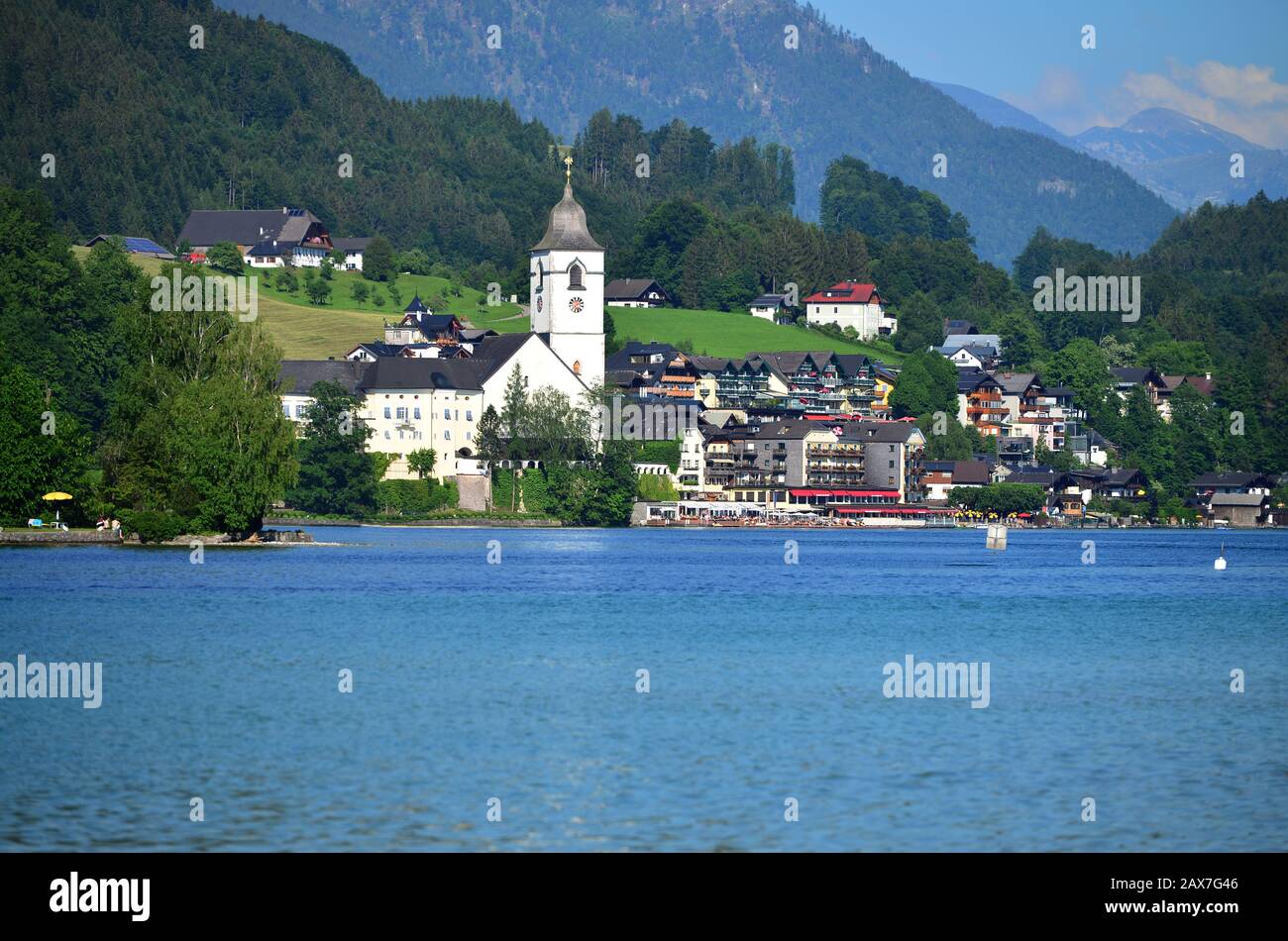 La ville de St Wolfgang sur le lac Wolfgangsee. Salzkammergut, Haute-Autriche, Autriche Banque D'Images