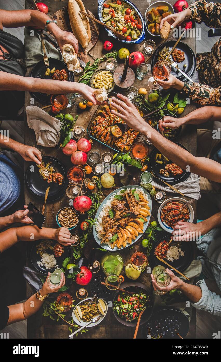 Un plat de fêtes avec des plats turcs Banque D'Images