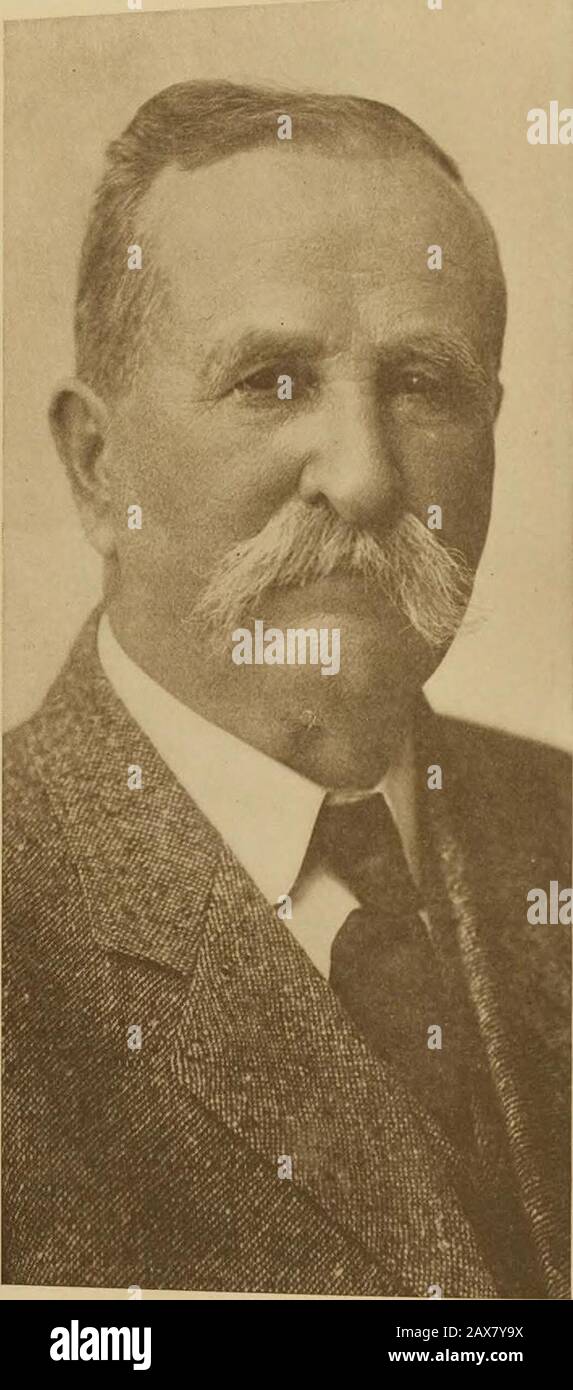 Fabricants De San Diego 1915 Exposition Panama-Californie . A. C. R I O R D A N Né à Belfast, en Irlande et en arrivant à l'Amérique à un âge très précoce, arrivant Insan D.ego m 1906, depuis laquelle l'année a accompli beaucoup pour le Sud Cah S^n- MrclRi°rdan 8 Président de la San, Diego El Cajon 6- Escondido Raihroute prey,dent de La Tia Juana ValleyO.I Company, et est aussi beaucoup en-gaged dans l'entreprise immobilière •**1 Banque D'Images