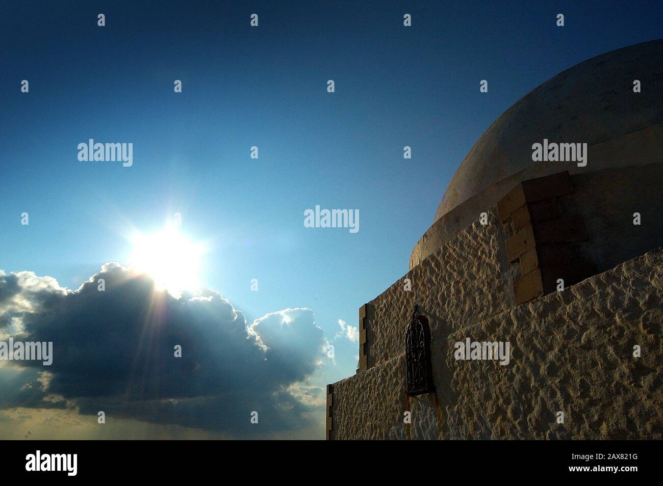 Une marche au soleil du matin, Tunisie. Banque D'Images