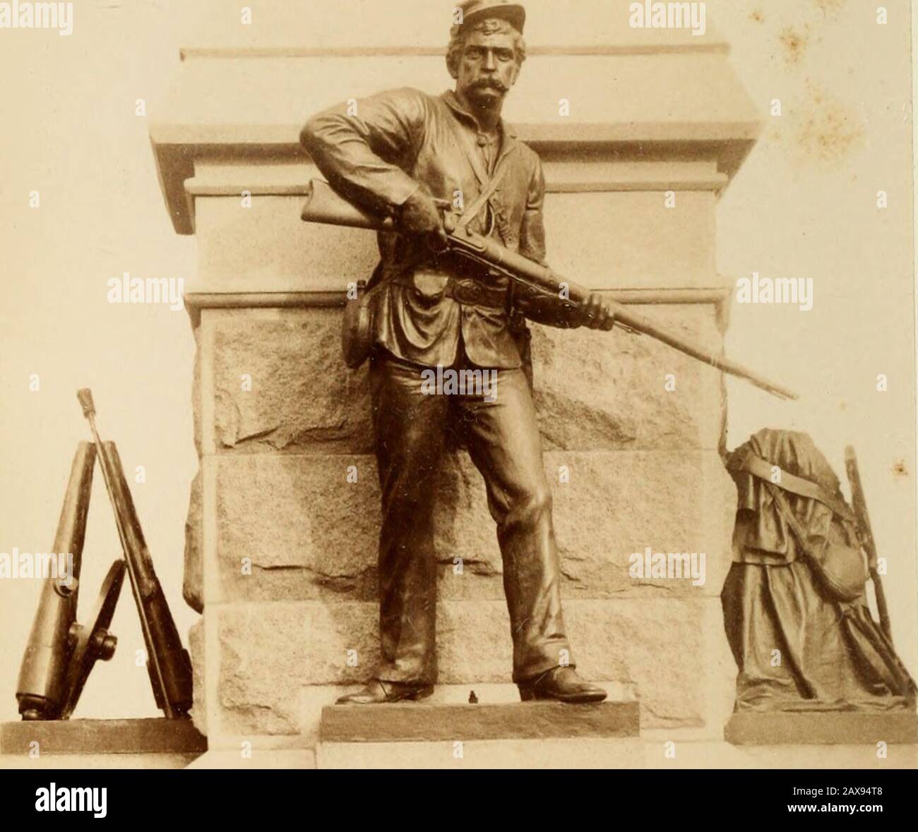 Récit du monument Des Soldats et Des Marins, érigé par le peuple de la ville de Nashua, N.H., en l'an dix-huit cent quatre-vingt-neuf, en l'honneur des hommes de Nashua qui ont servi leur pays pendant la guerre de la rébellion, l'AD1861-1865 . usand, huit cent quatre-vingt-neuf. Résolu, Par le maire et Aldermen et Common Coun-cil de la ville de Nashua, dans les Conseils de ville assemblés comme fol-lows :— Qu'une somme ne dépassant pas douze mille dollars soit délestée pour un monument Des Soldats, le monument saïdmonument devant être situé sur la place Abbé. Que le maire, deux Aldermen, trois conseillers Banque D'Images