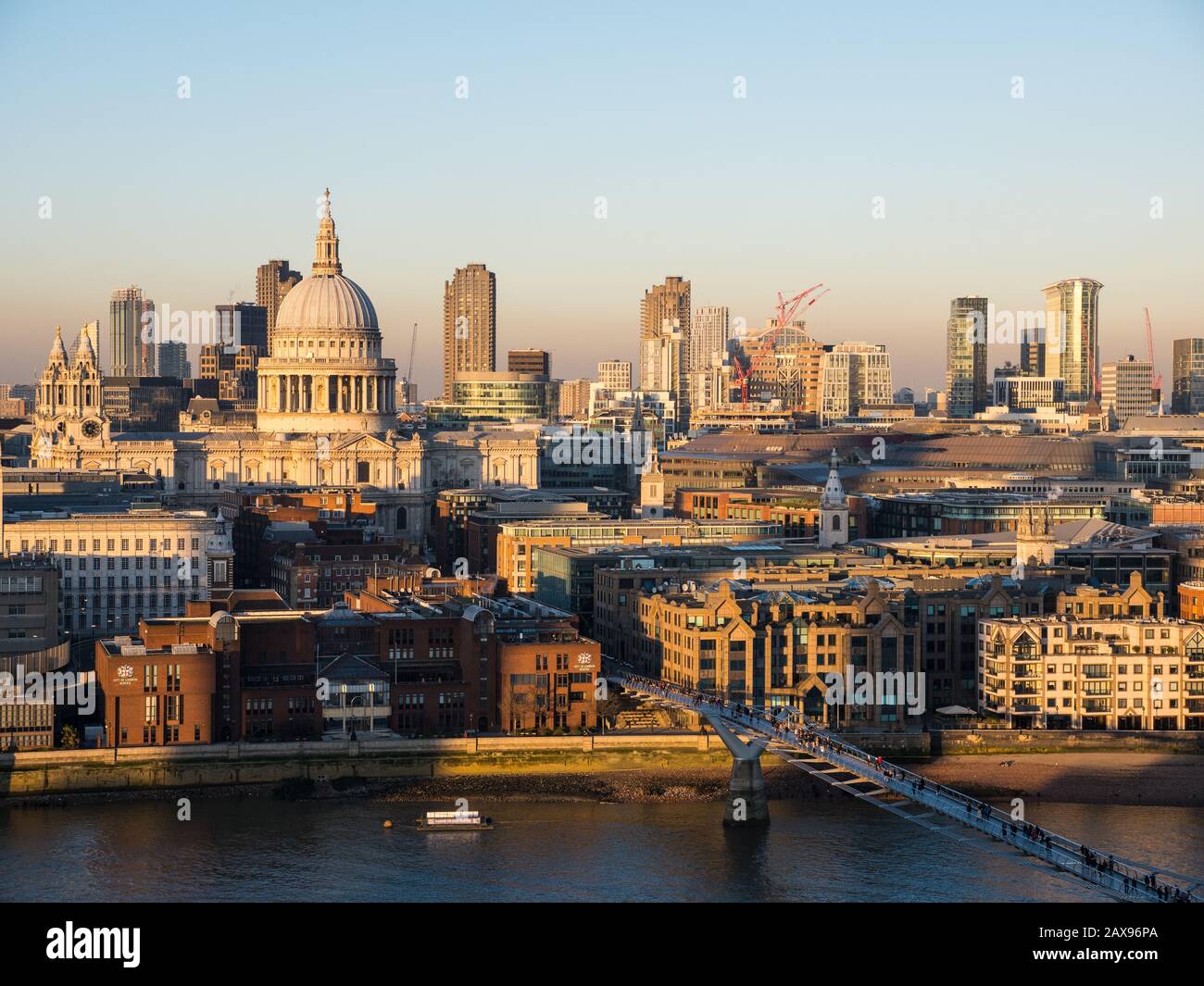 Cathédrale St Paul, Sunset, City of London, Angleterre, Royaume-Uni, GB. Banque D'Images