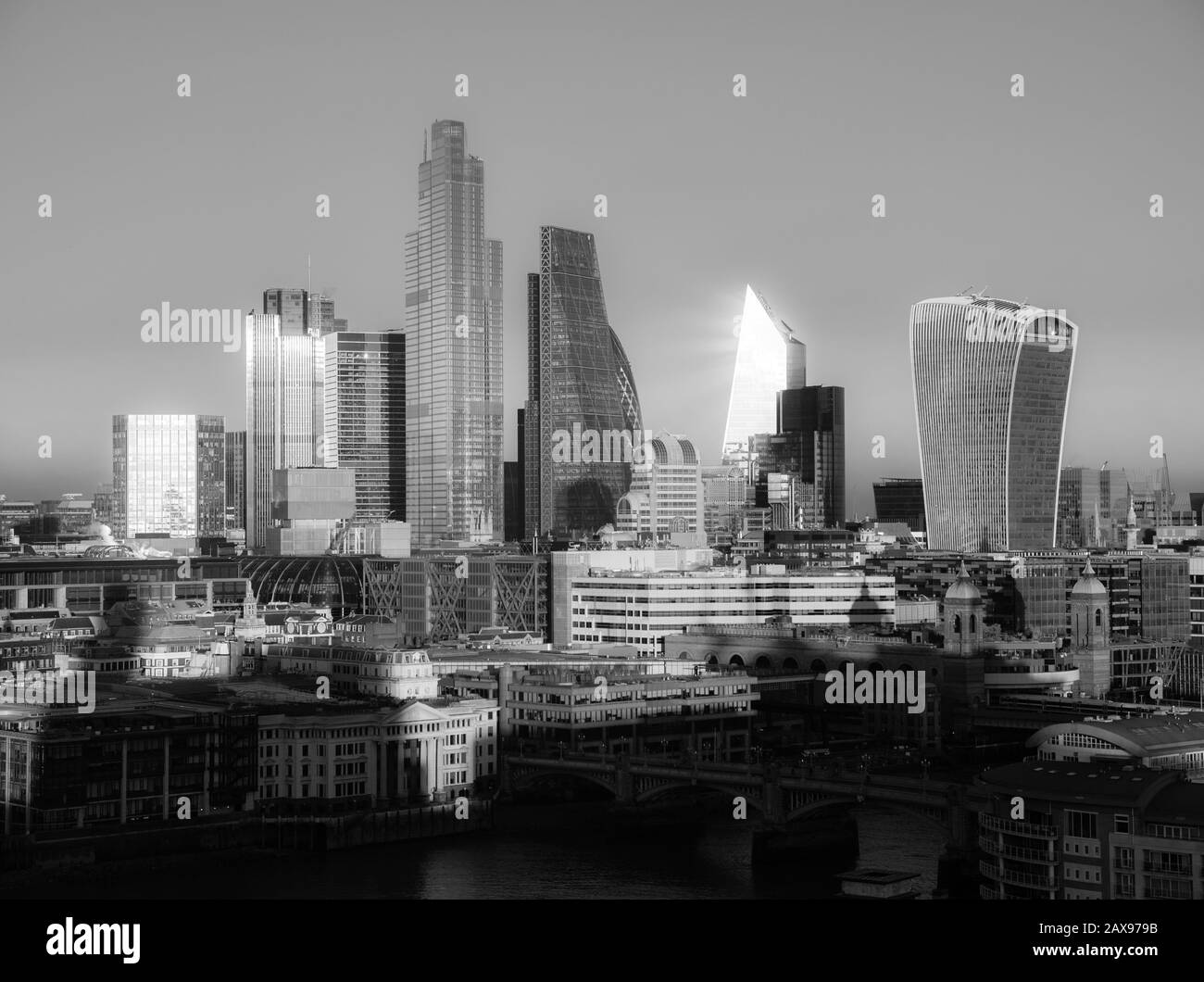 Paysage noir et blanc de Skyline of City of London, Londres, Angleterre, Royaume-Uni, GB. Banque D'Images