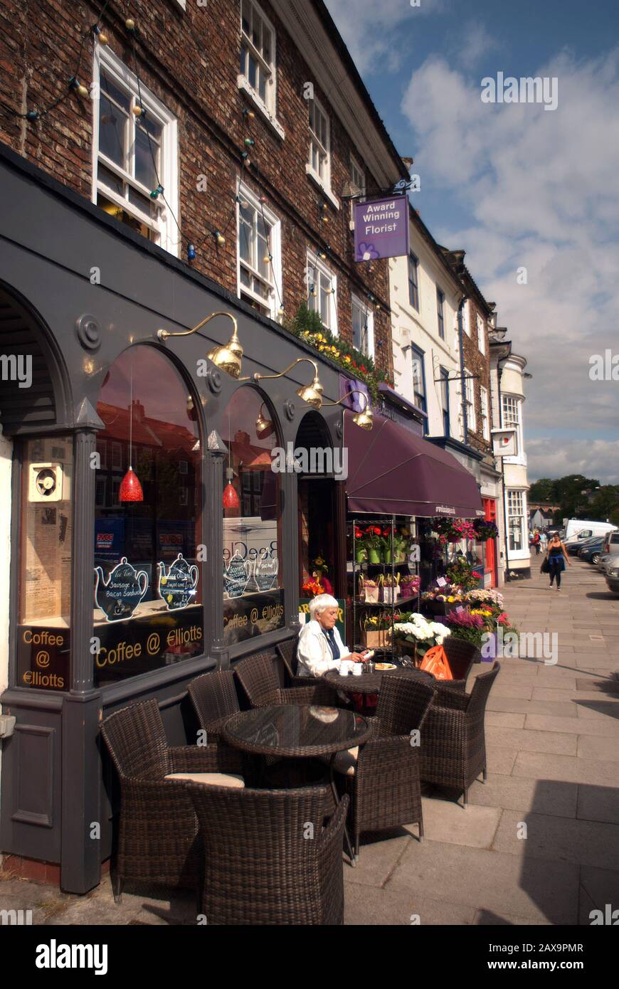 Magasins High Street, Yarm, Yorkshire Du Nord Banque D'Images