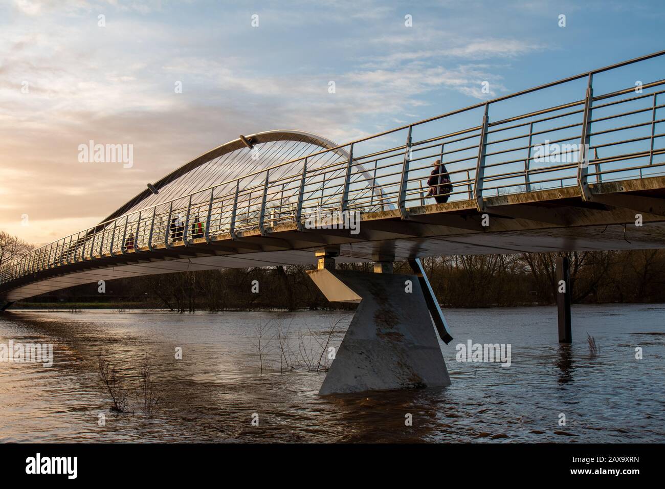 Météo au Royaume-Uni. York, Angleterre, 10 Février 2020. Inondations à York à proximité du pont du Millénaire alors que l'Ouse de la rivière éclate ses rives. Crédit: Ed Clews/Alay Live News Banque D'Images