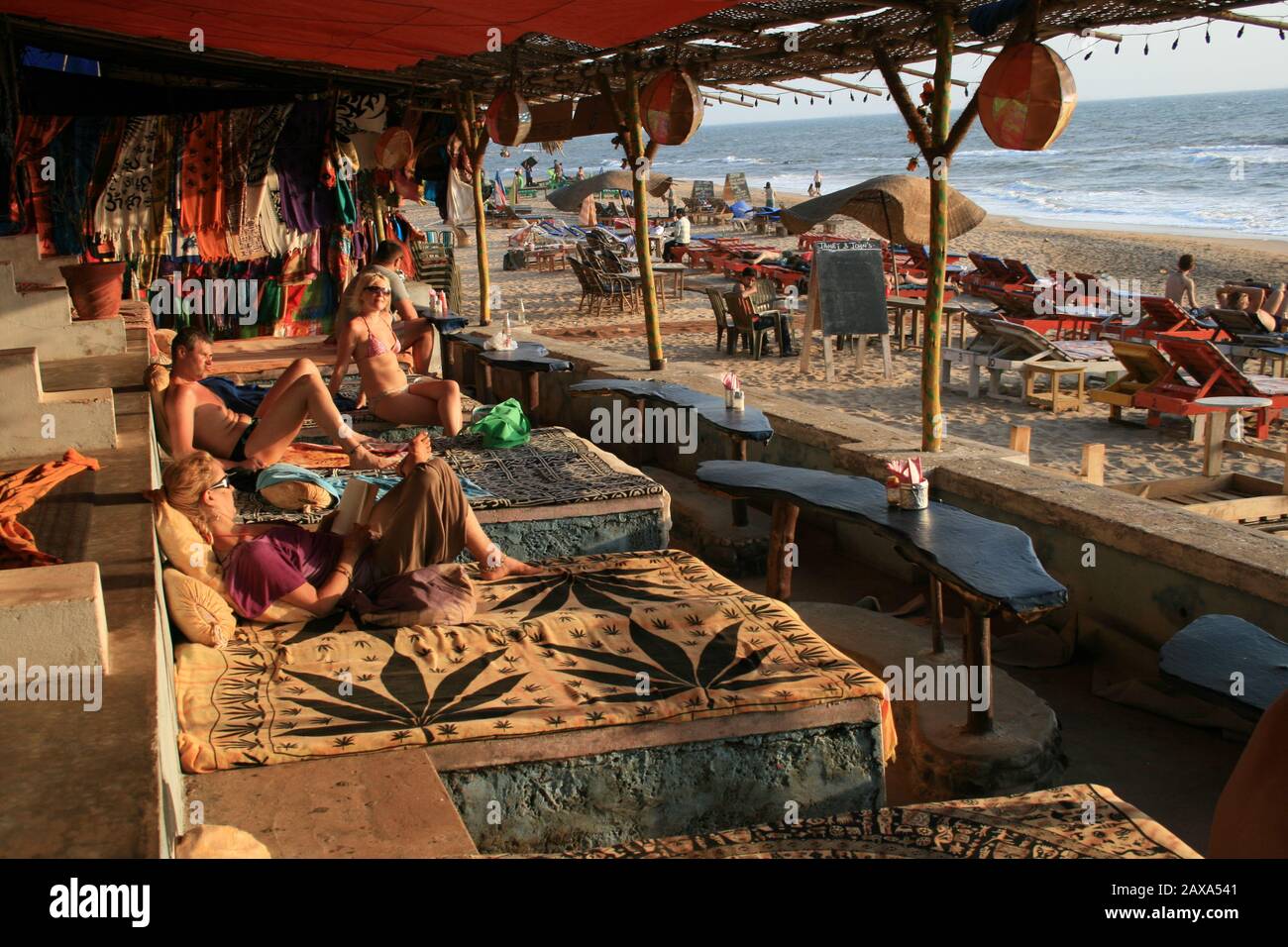 Bar de plage d'Anjuna. Plage D'Anjuna, Goa, Inde Photo Stock - Alamy