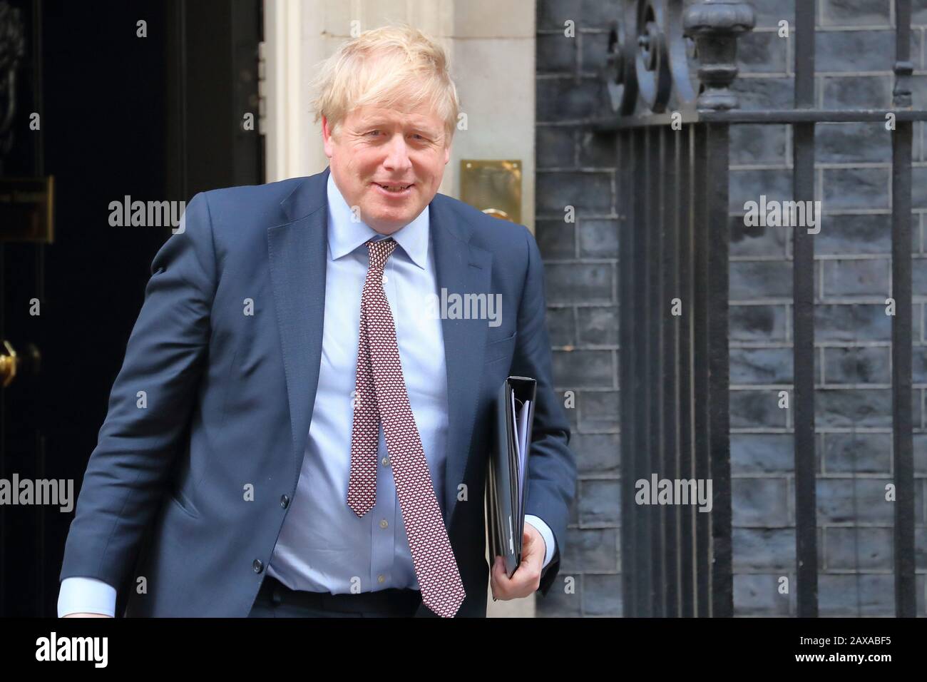 Londres, Royaume-Uni. 11 février 2020. Surmontée du Premier ministre Boris Johnson en quittant Downing Street après la réunion hebdomadaire du Cabinet. Crédit: Uwe Deffner/Alay Live News Banque D'Images