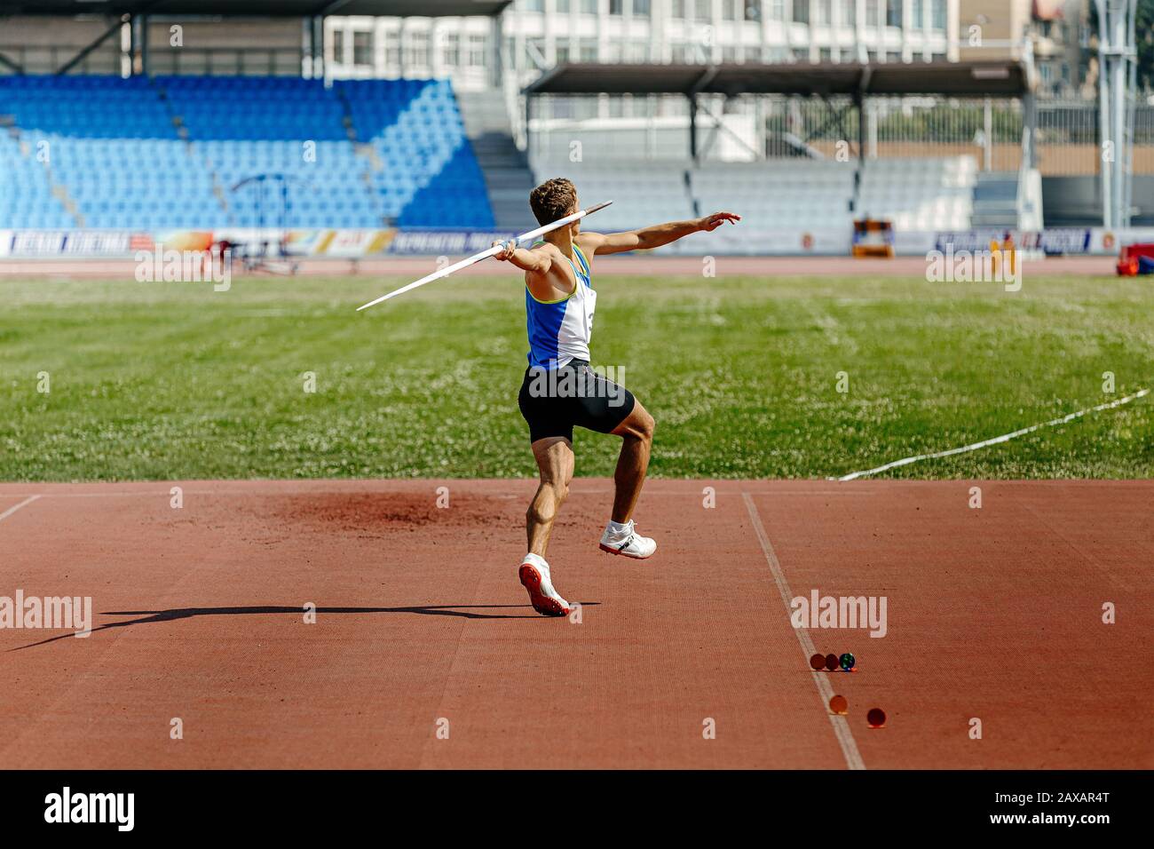 lanceur d'athlète javelin en piste et sur le terrain Banque D'Images