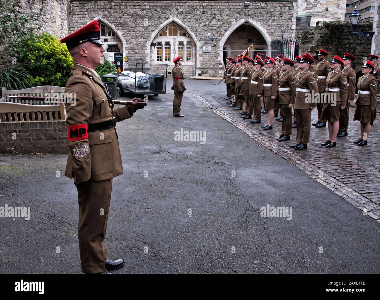 9 février 2020. La police militaire marcha dans les murs de la Tour de Londres. Un événement annuel qui commémore leur association. Banque D'Images