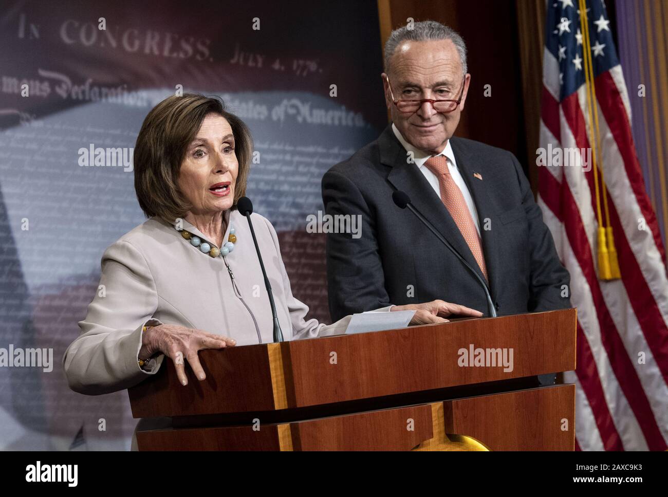 Washington, États-Unis. 11 février 2020. Le Président de la Chambre Nancy Pelosi, D-Calif., et le leader minoritaire du Sénat Charles Schumer, D-NY, parlent de la demande budgétaire du président Trump pour l'exercice 2021, sur Capitol Hill à Washington, DC, le mardi 11 février 2020. Photo de Kevin Dietsch/UPI crédit: UPI/Alay Live News Banque D'Images