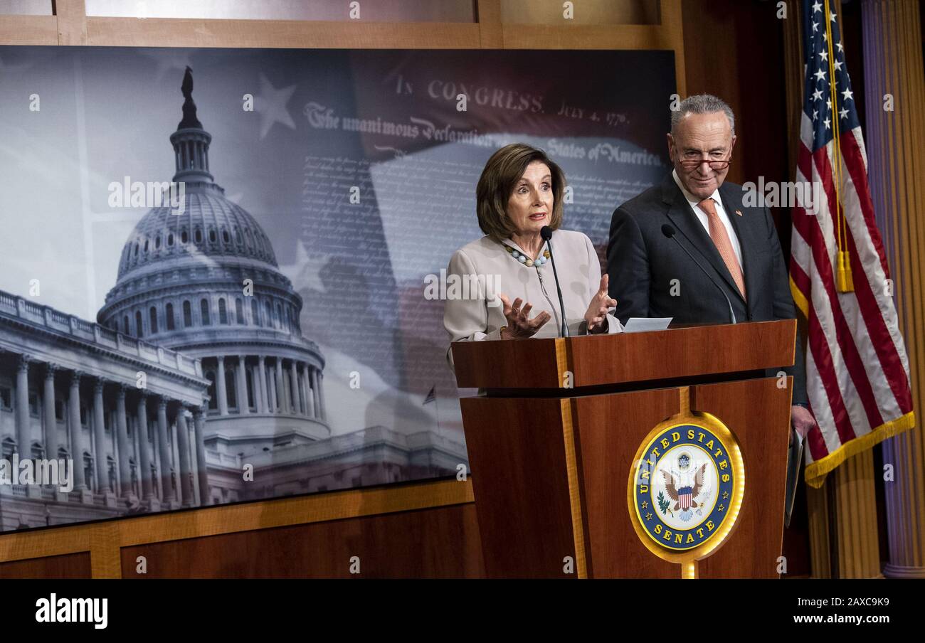 Washington, États-Unis. 11 février 2020. Le Président de la Chambre Nancy Pelosi, D-Calif., et le leader minoritaire du Sénat Charles Schumer, D-NY, parlent de la demande budgétaire du président Trump pour l'exercice 2021, sur Capitol Hill à Washington, DC, le mardi 11 février 2020. Photo de Kevin Dietsch/UPI crédit: UPI/Alay Live News Banque D'Images