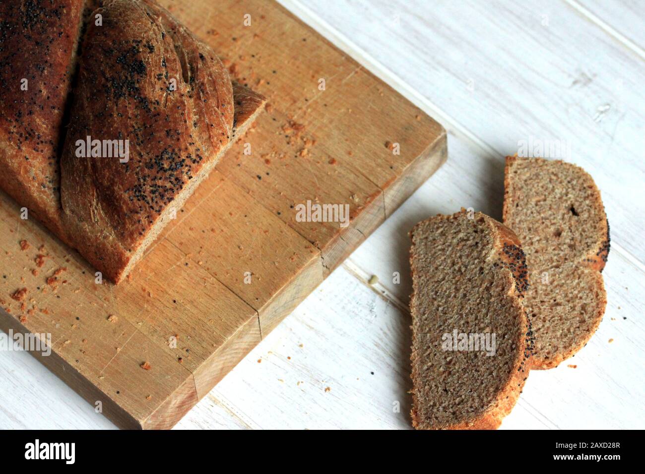 Pain de grains entiers maison. Parfait pain pour les sandwichs. Pain fait maison. Délicieux pain. Banque D'Images