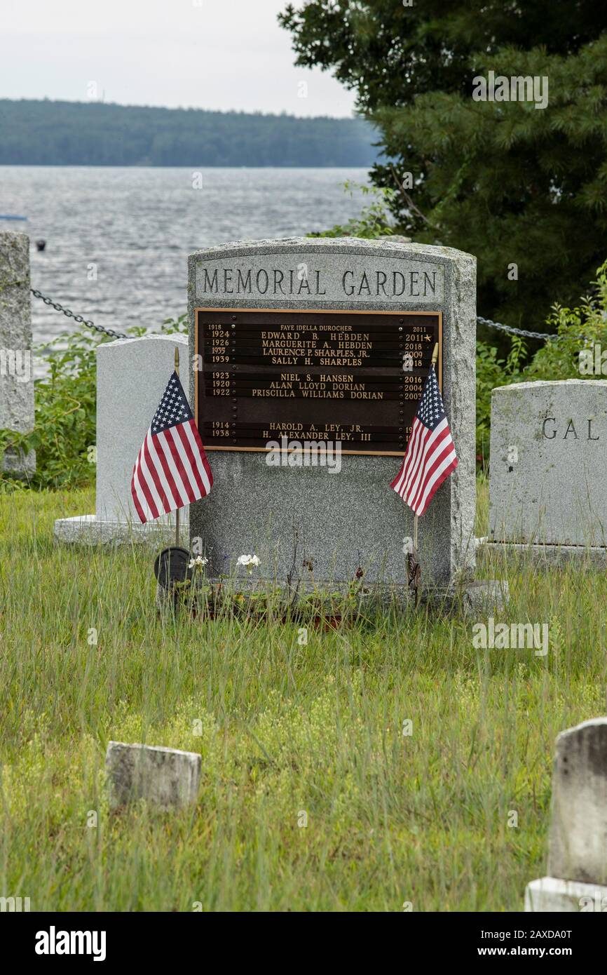 Melvin Village est un petit village à côté du lac de Winnipesaukee à Tuftonboro NH. Région des lacs très occupée en été. C'est un petit cemtère là-bas. Banque D'Images