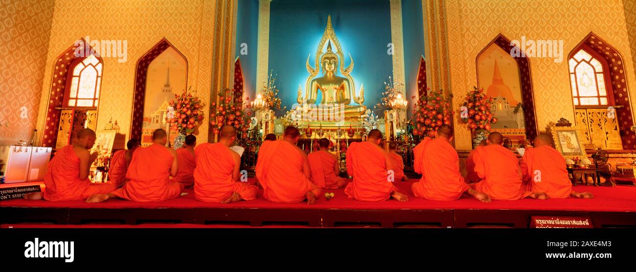 Moines, Benchamapophit Wat, Bangkok, Thaïlande Banque D'Images