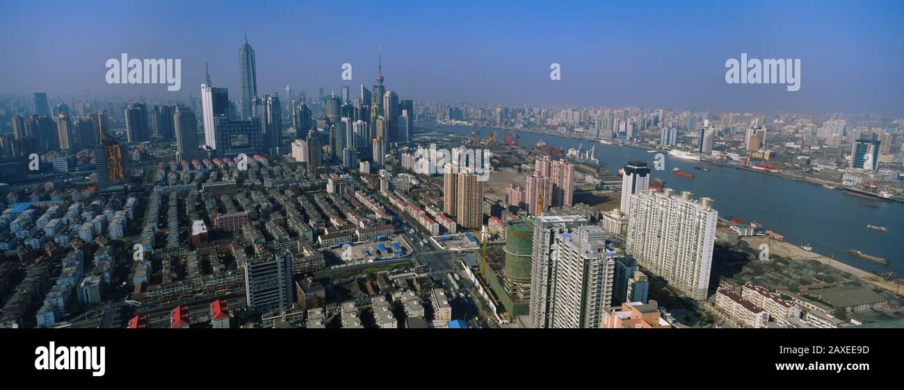 Vue Aérienne Des Bâtiments D'Une Ville, Pudong, Shanghai, Chine Banque D'Images