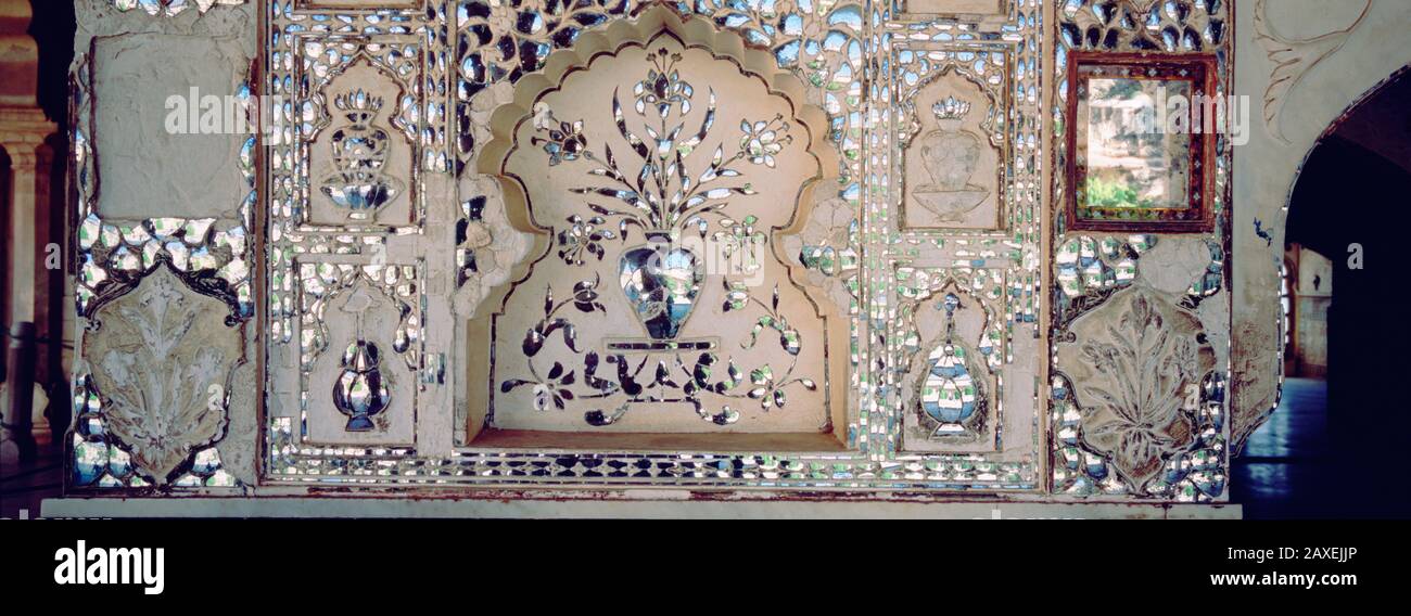 Motif miroir sur le mur d'un fort, fort Amber, Amber, Jaipur, Rajasthan, Inde Banque D'Images
