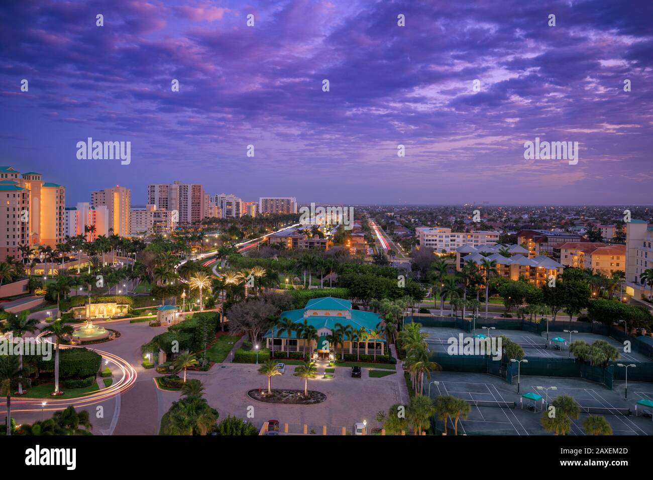 Vue panoramique sur les gratte-ciel de l'île Marco depuis le cap Marco, en Floride Banque D'Images