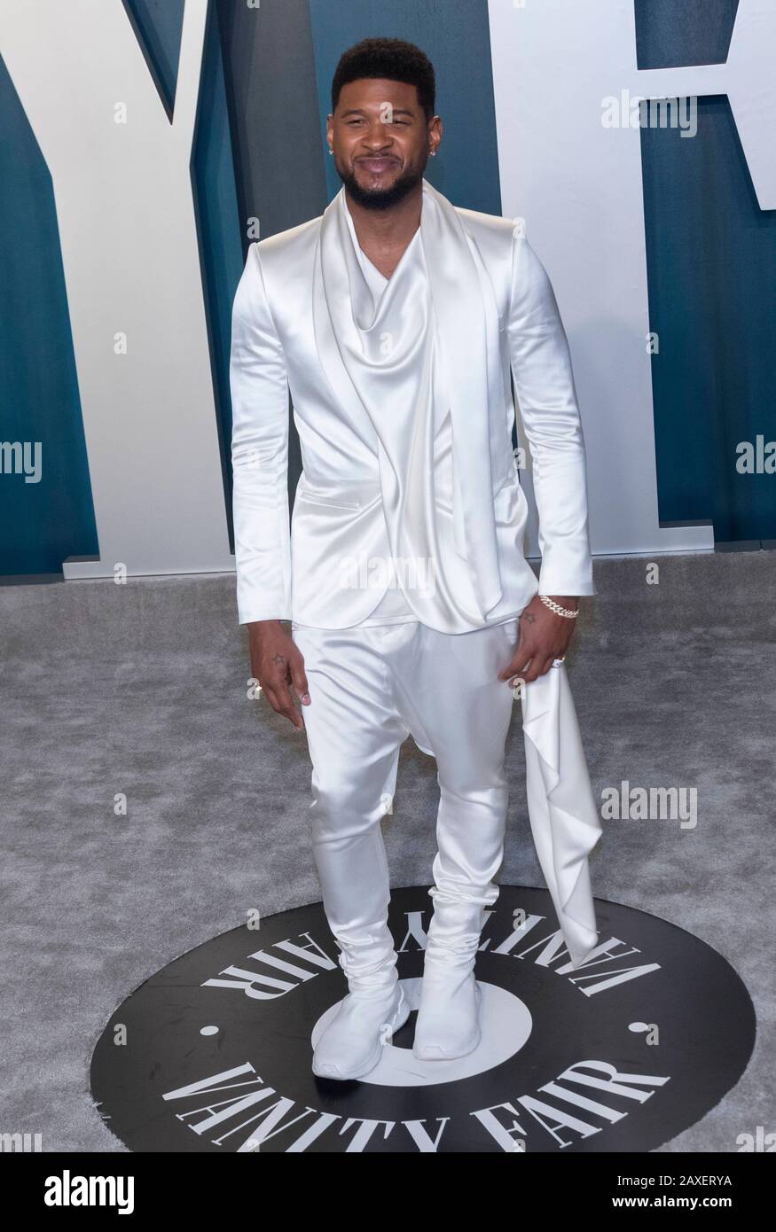 Usher assiste à la Vanity Fair Oscar Party au Wallis Annenberg Center for the Performing Arts à Beverly Hills, Los Angeles, États-Unis, le 09 février 2020. | utilisation dans le monde entier Banque D'Images