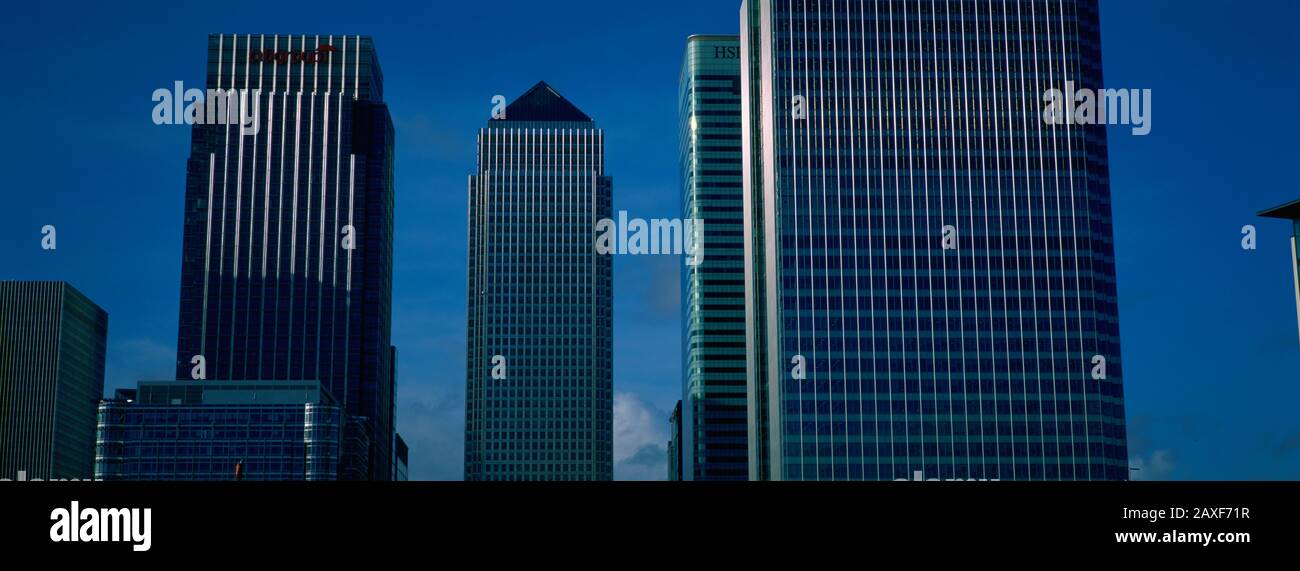 Gratte-ciel dans une ville, Canary Wharf, Londres, Angleterre Banque D'Images