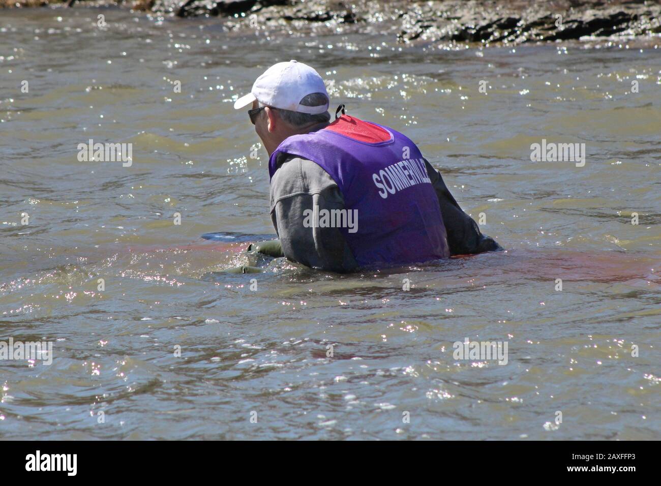 Wipeouts Dans La Course De Kayak Banque D'Images