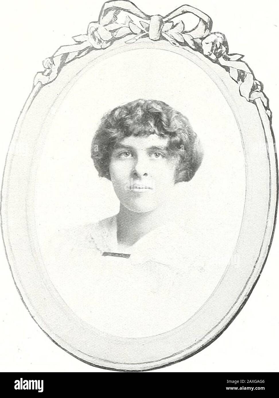 Iris 1912 . Sarah ROLLOW diplôme de séminaire S. E. R.—Semble jamais readv. IVALEE SHELTON diplôme d'anglais I. S.—Suffragette Indulgente Banque D'Images