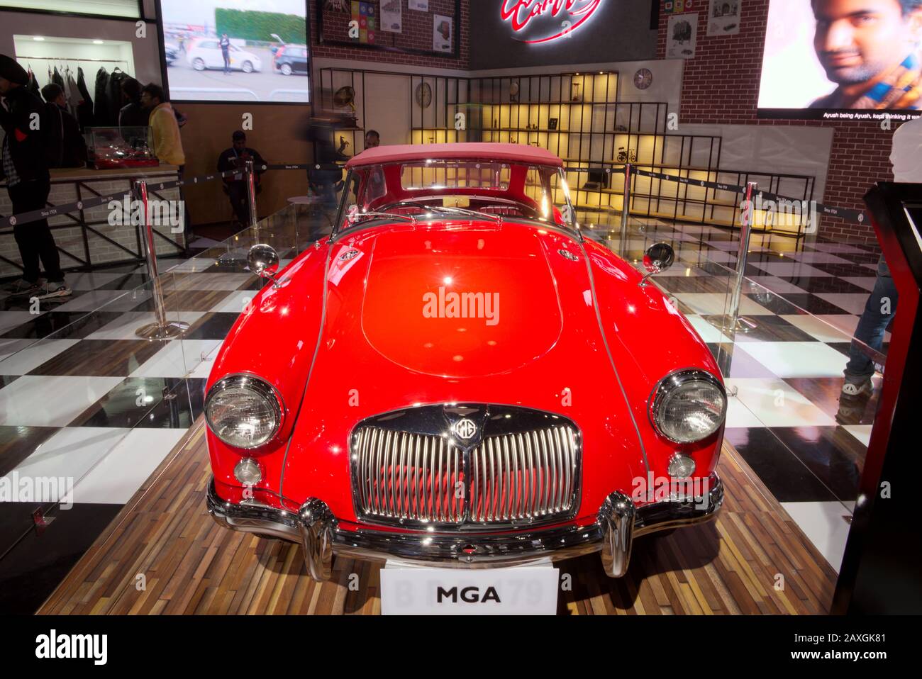 Greater NOIDA, INDE – 7 FÉVRIER 2020 : la voiture de sport millésime mg MGA est exposée à Auto Expo 2020 au Greater Noida en Inde. Banque D'Images