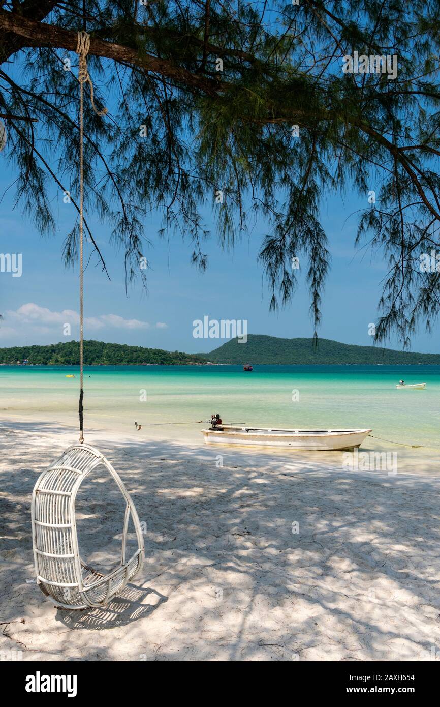 Plage de Saracen Bay au paradis tropical île de Koh Rong Samloen près de Siahnaoukville au Cambodge Banque D'Images