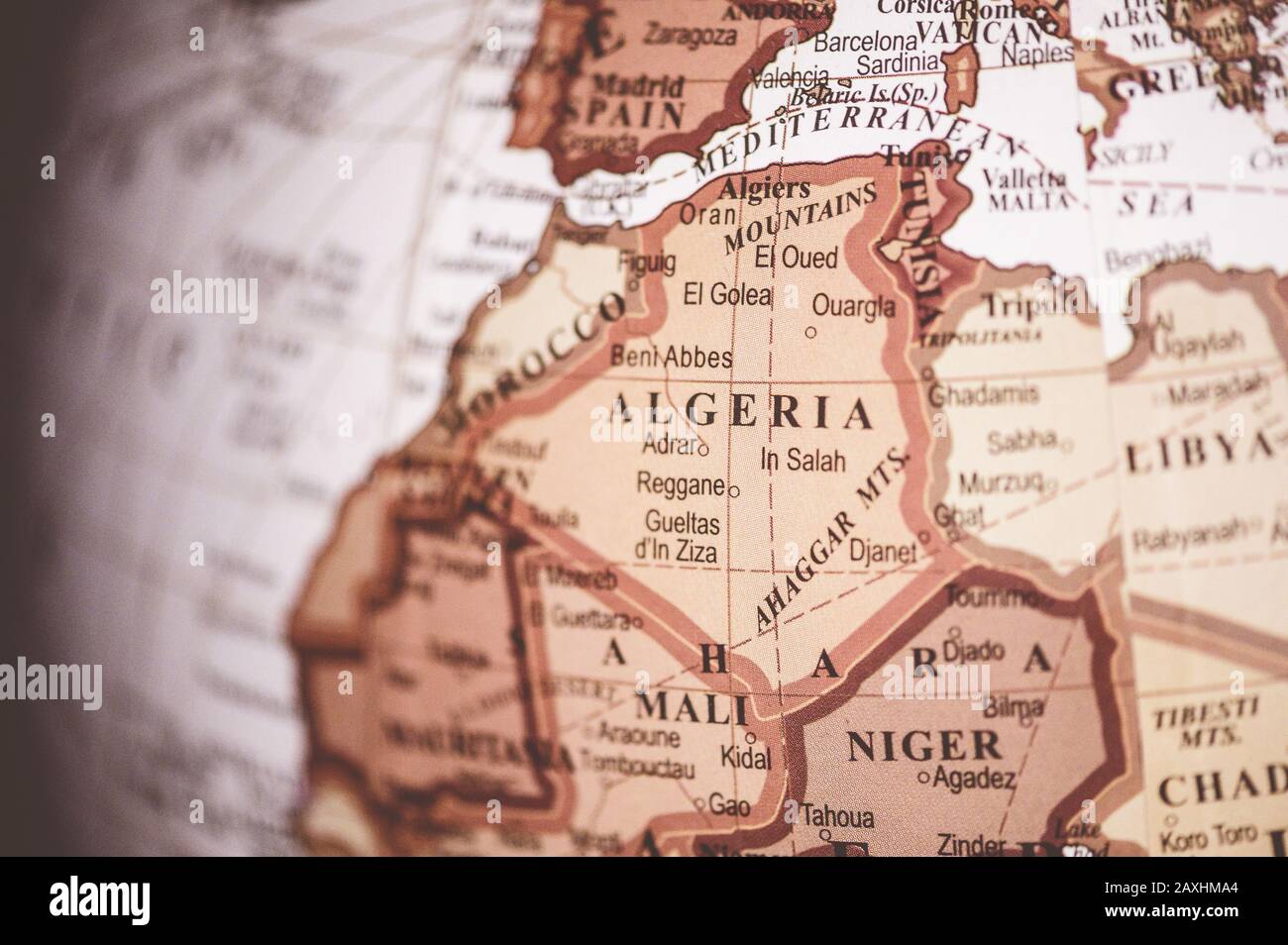 Gros plan de l'Algérie sur la carte du monde - grand pour les articles géographiques Banque D'Images