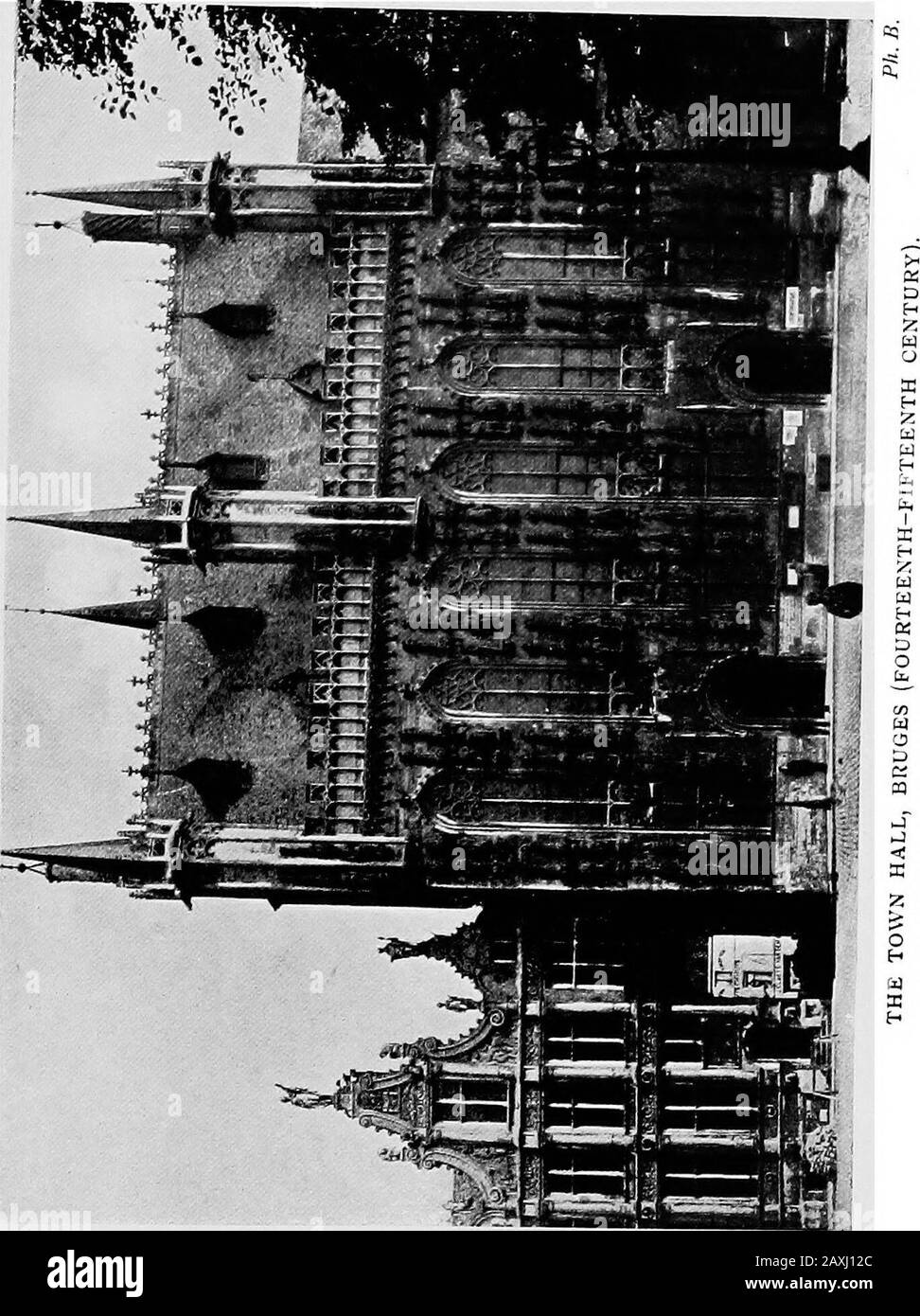 Une histoire de la Belgique de l'invasion romaine jusqu'à ce jour . es pour exprimer l'esprit de la période centraUisation, lorsque les privilèges locaux ont été progressivement sacrifiés au plus grand dans l'État, et quand le prince diviseur d'un seul tour les différents Etats parmi lesquels les Pays-Bas avaient été divisés. Lors du lookingaux Halls de la ville gothique de Bruxelles, de Louvainet de Bruges, avec leurs traceries fleuries et le luxe de l'ornement, on pourrait les intoteusement missés pour les palais du prince ratherque pour l'expression de la liberté municipale.Il n'y a rien sur eux de la force Banque D'Images