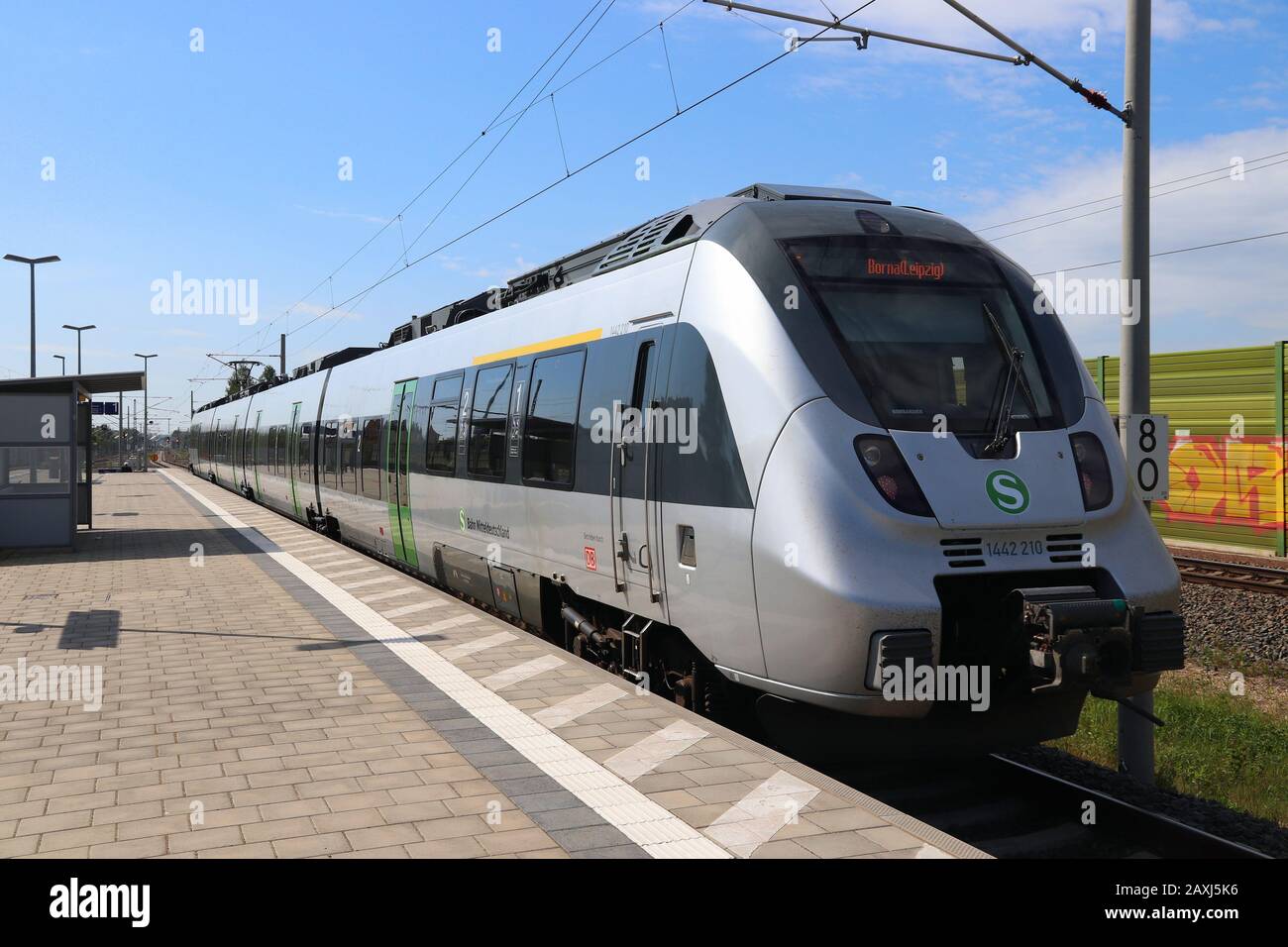 LEIPZIG, ALLEMAGNE - le 9 mai 2018 : les transports en train de S-Bahn Mitteldeutschland. Le train est exploité par DB Région. C'est Bombardier Banque D'Images