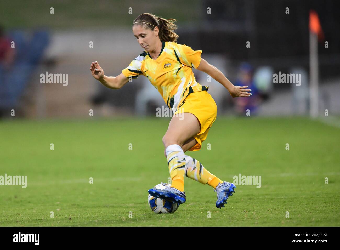 Karly Roestbakken en Australie vu en action lors du match de tournoi de qualification olympique féminin de l'AFC 2020 entre la Thaïlande et l'Australie au stade de sports de Campbelltown à Leumah. (Score final; Australie 6:0 Thaïlande) Banque D'Images