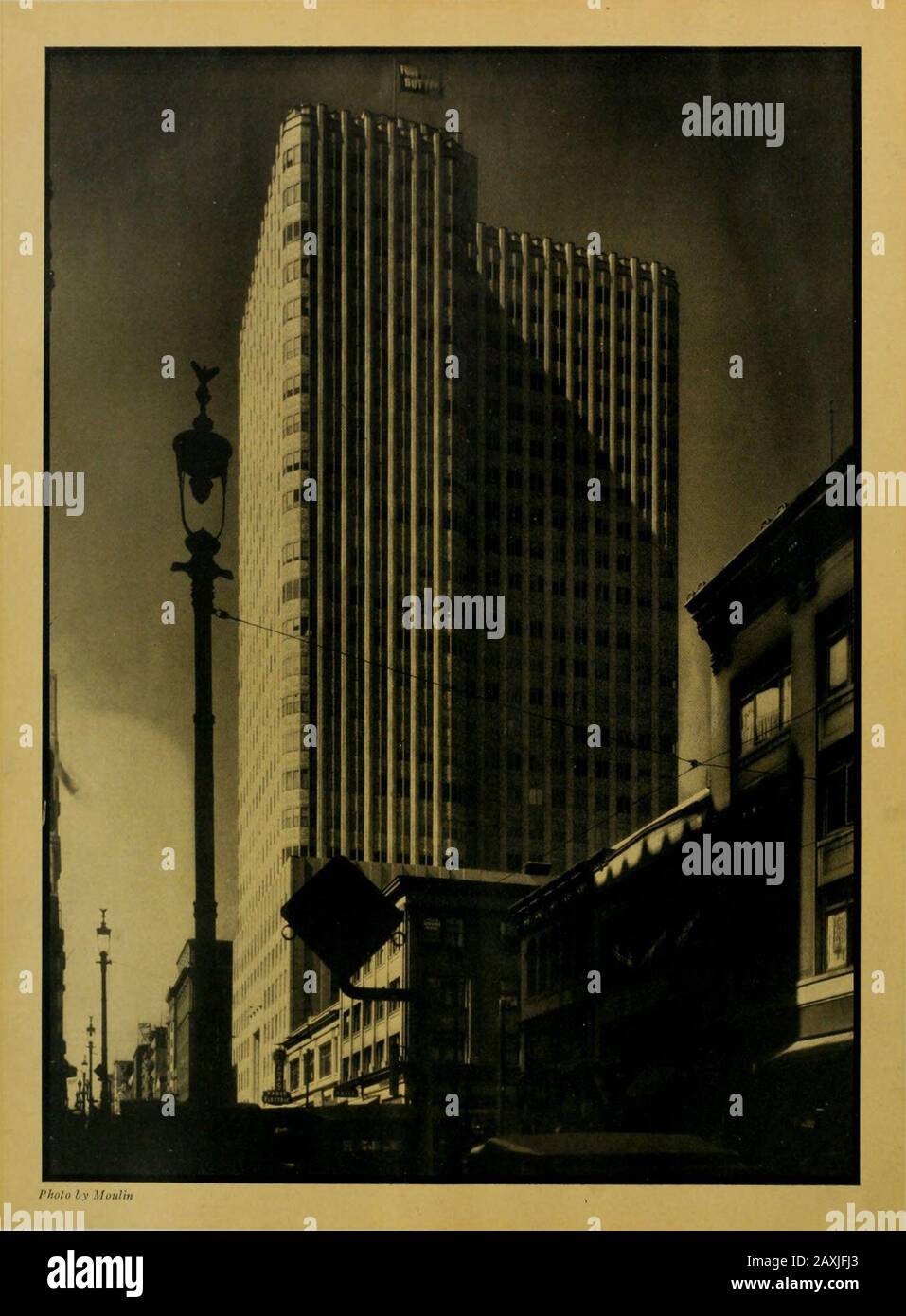 Architecte et ingénieur . mple à Susa. Bibliothèque Ancit-m IlrMa 56, Université de Californie à Los AnRelcs 3» George W. Kelham. .Rembrayage Building For Fruit And Flower Mission, Purtbnd, Oregon 6.-60 San Francisco Skyline .?, 9, Administration Building, 1933 Worlds Fair. Lhicagu Cascade And Mall, Midwick View Estates, Monterey Park.-„ Cook, Hall Et Cornell, Landscape Archtlects Portfolio Of Sketches À Rome Et Amalfi .--- Renalo Carte, Modèle D'Architecte Pour Trois Maisons À Seacliff, San Francisco - George E. Mccrca. Architecte Pont En Acier Au-Dessus De Columbia River, Longview, Wahington L'Architecte Banque D'Images