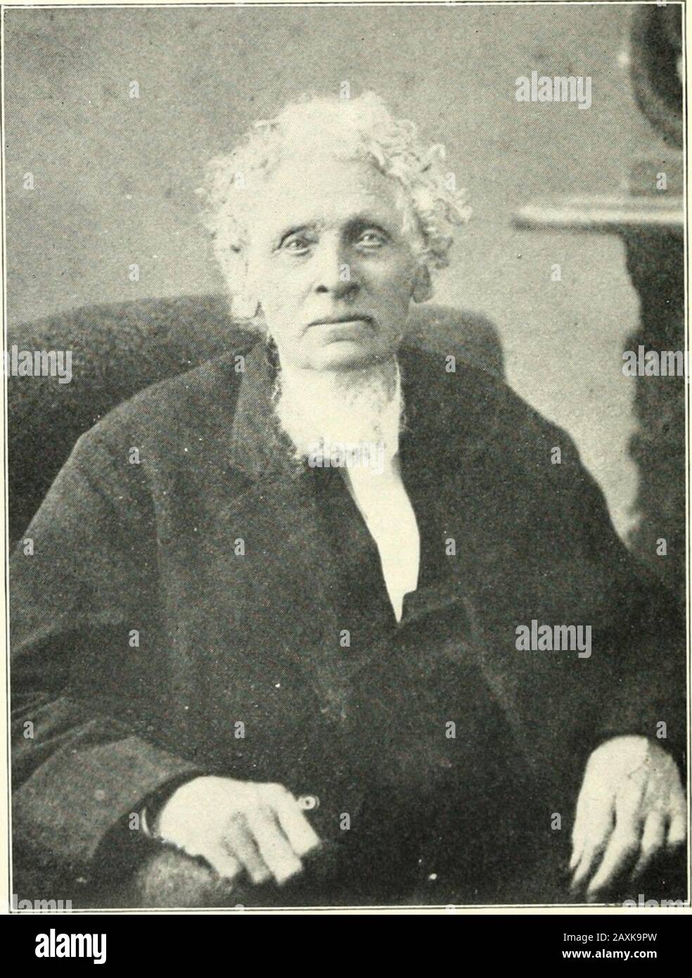Jacob Johnson de Harpswell, Maine, et ses descendants est et ouest . pêcheur: M. Stella A. Lane.(6) Esther M. Stevens, n. 30 juin 1878; M. RobertSinger; pêcheur à l'île Orrs, Me.(7) Isabelle E. Singer, n. 7 novembre 1903.(6) Abbie F. Stevens, n. 22 septembre 1880.(6) Ralph L. Stevens, n. 16 novembre 18S2; M. Annie Keeley:réside Orrs Island, Me.; steamboat im:.(7) Marv F. Stevens, n. 7 avril 194.(6) Oliver C. Stevens, n. 22 octobre 1888; étudié à ShawsBusiness College, Portland. Me., 1905.(5) Oliver Stevens, N. 12 décembre 1850; pêcheur à OrrsIsland, Me.; M. Deborah Ann Littlejohn, 1). Orrs L'Est Banque D'Images