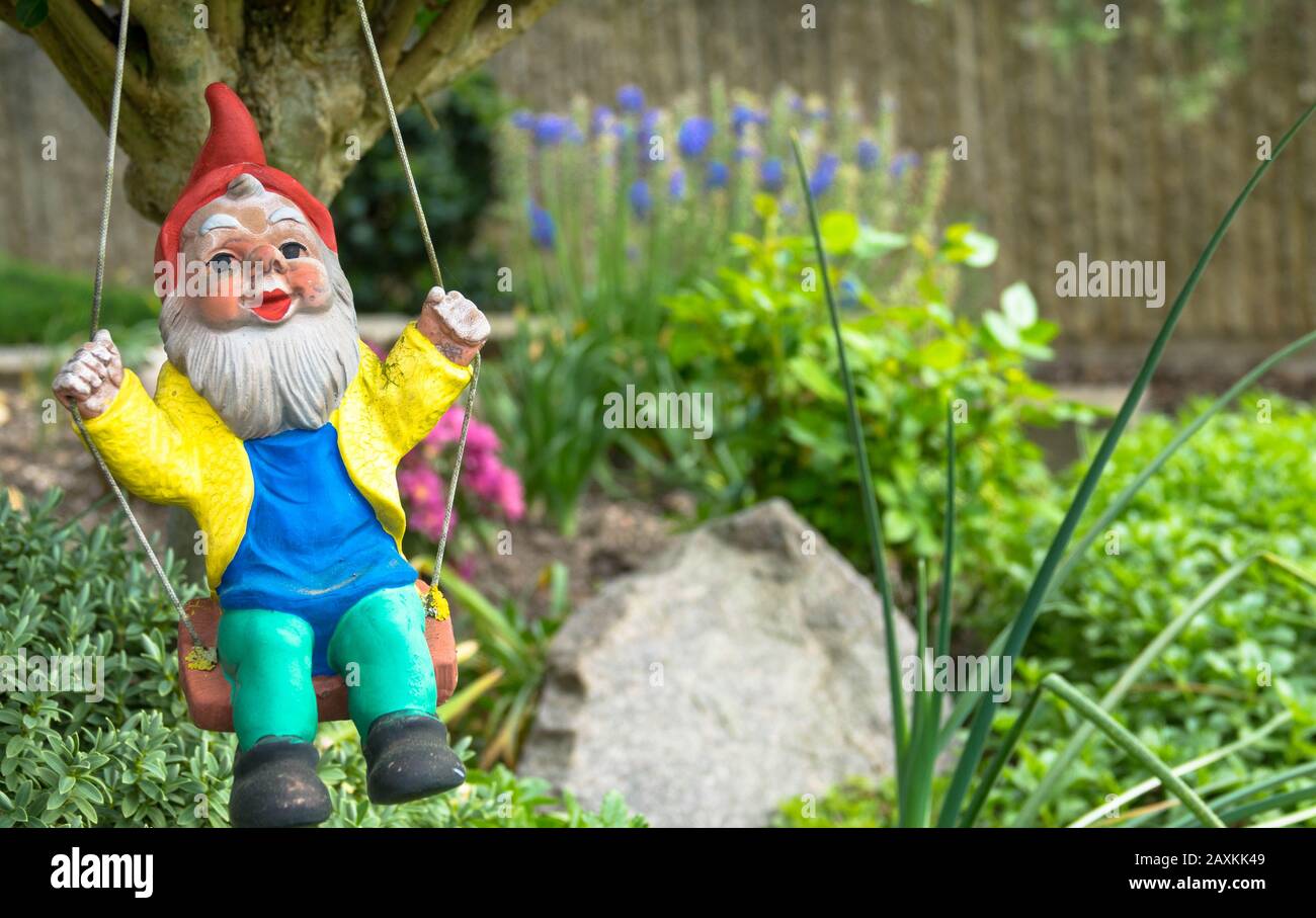 jardin nain dans le jardin à la maison, décoration gnome Banque D'Images