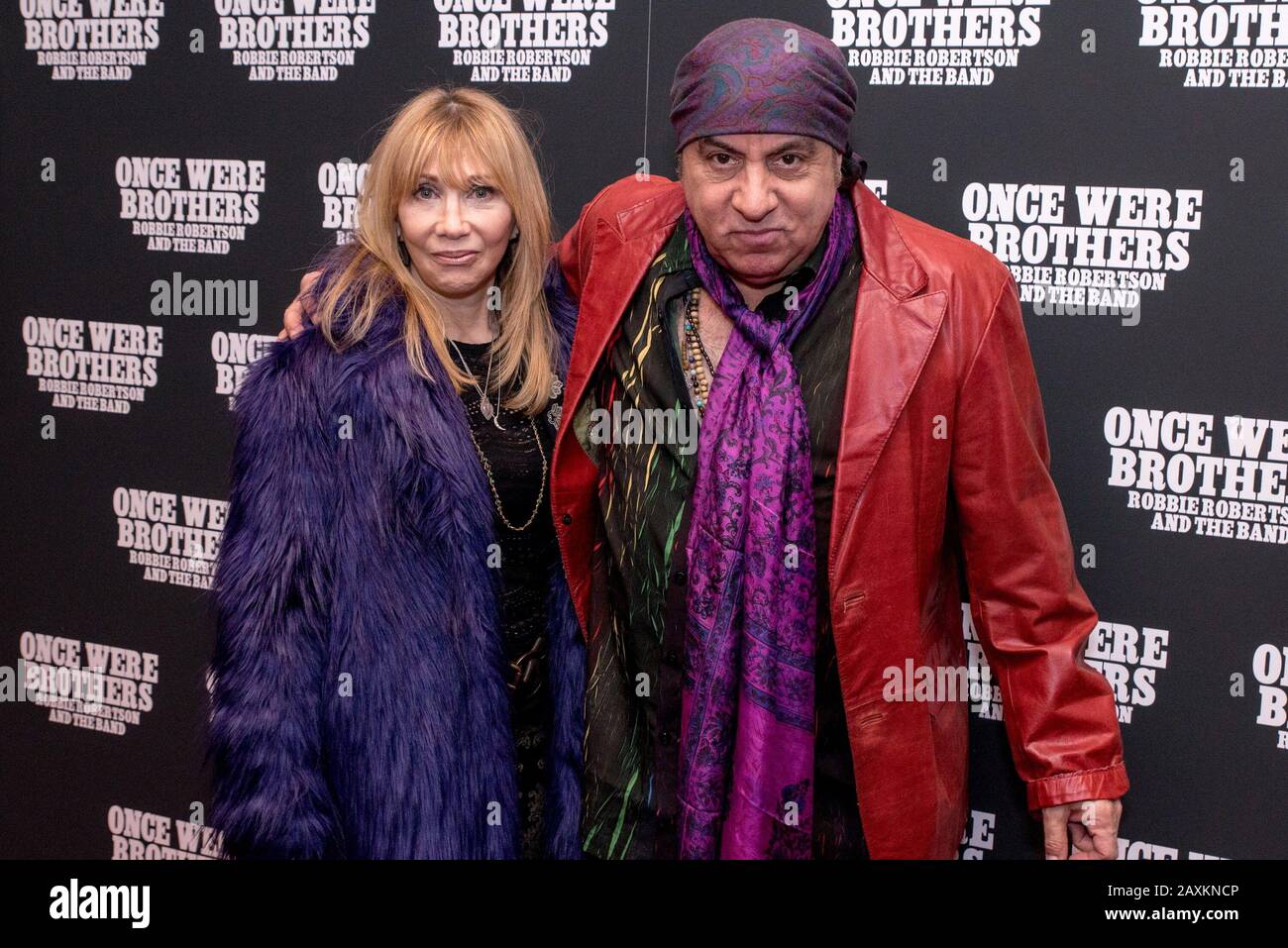 New York, NY, États-Unis. 11 février 2020. Maureen Van Zandt, Steve Van Zandt aux arrivées pour UNE FOIS ÉTAIENT FRÈRES : Robbie ROBERTSON ET le GROUPE Premiere, Film au Lincoln Center - Walter Reade Theatre, New York, NY le 11 février 2020. Crédit: Collection Mark Ashe/Everett/Alay Live News Banque D'Images