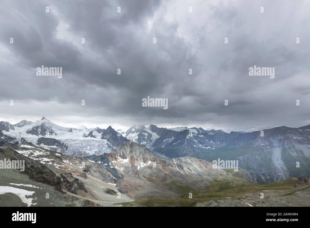 Randonnée de Zinal à la cabane de montagne de TraNuit (3256 m), Banque D'Images