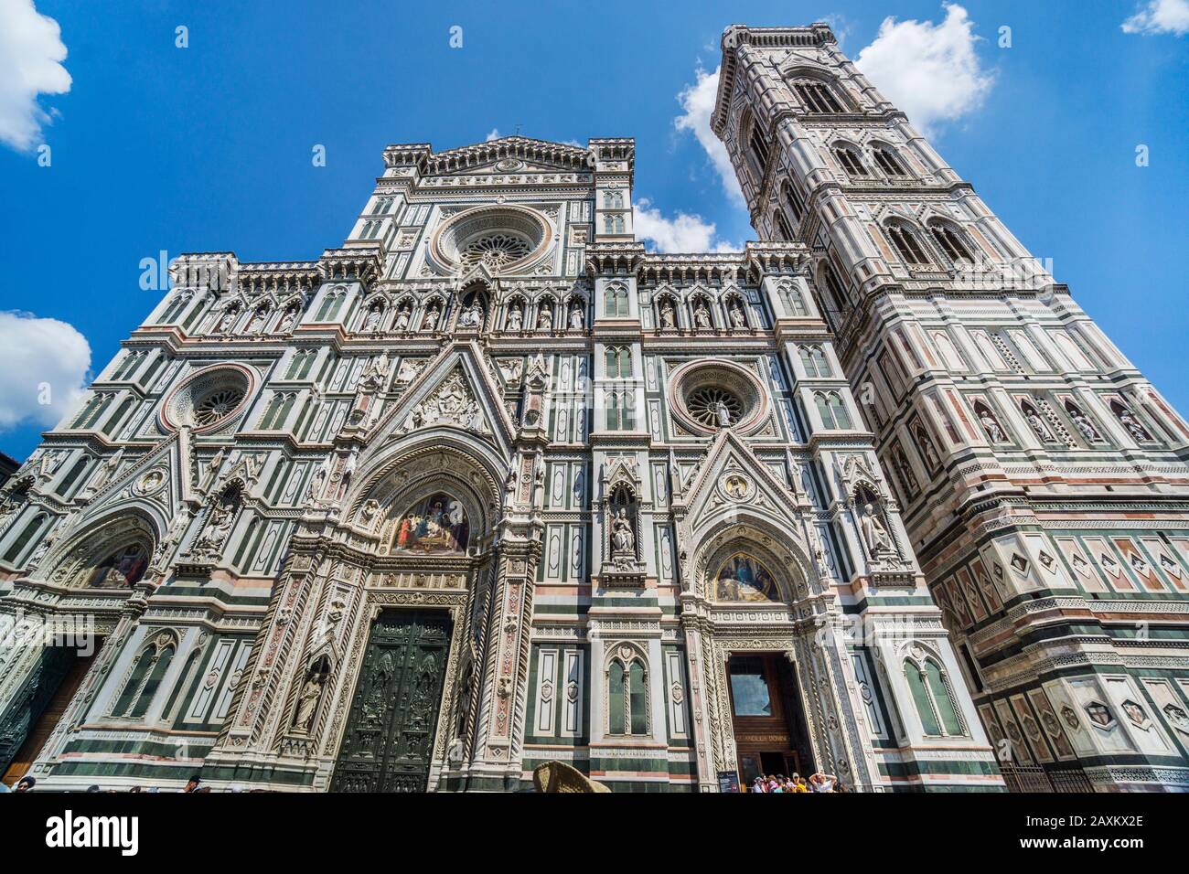 Portail principal et Façade de la cathédrale de Florence avec clocher de Giotto, Piazza del Duomo, Florence, Toscane, Italie Banque D'Images